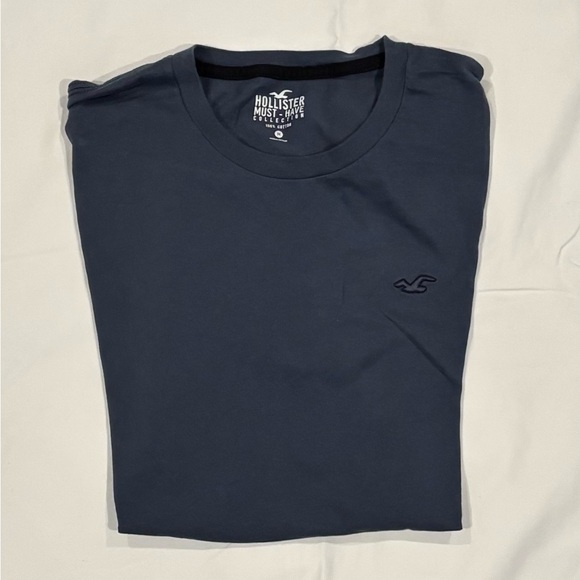 Holister T-Shirts - Picture 13 of 13